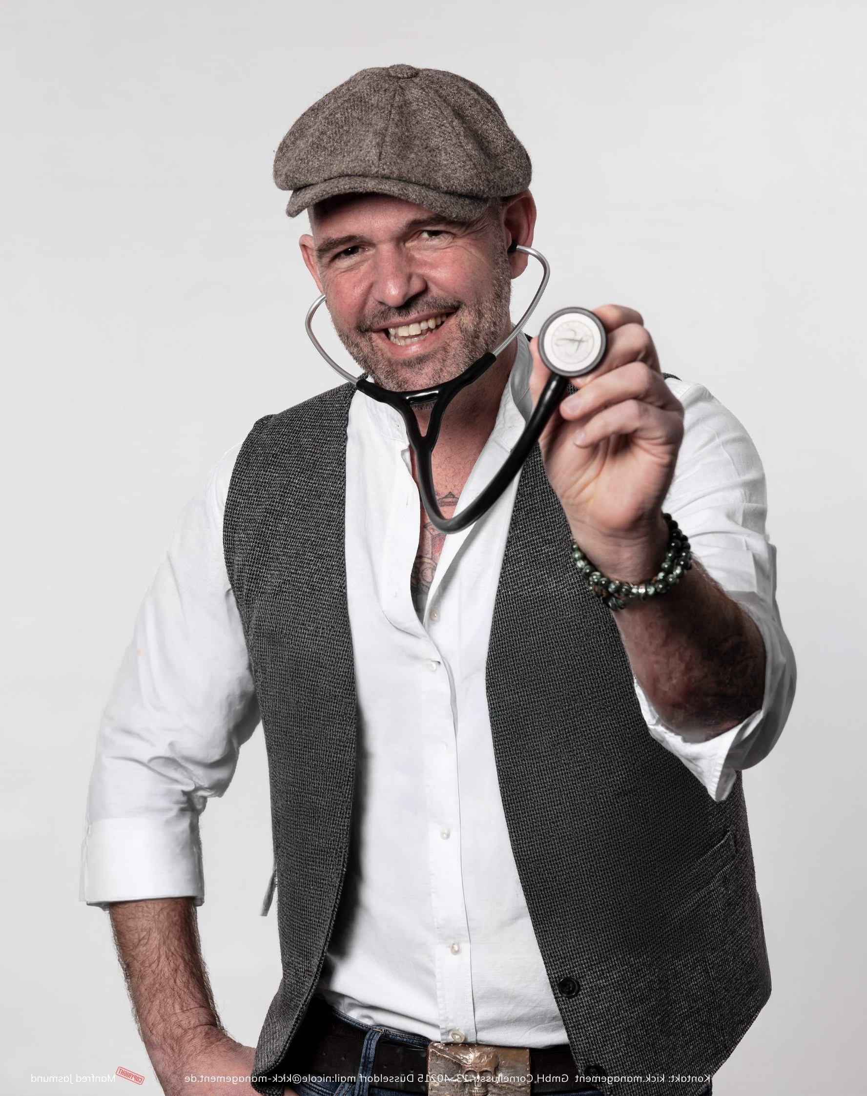 b. 23.04.2027  Doc Esser -  Ein Doc für alle Falle